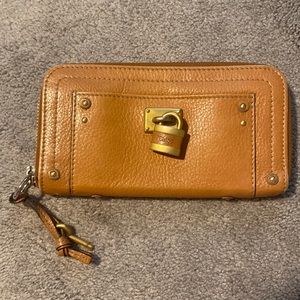 Authentic Chloé Paddington Tan Zippy Wallet ✨Box and dustcover included✨